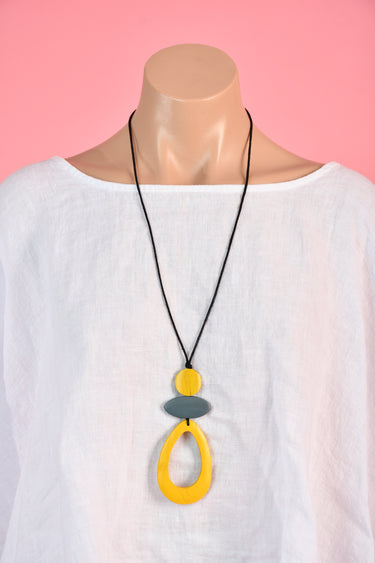 VGA888 - LONG WOODEN TEARDROP NECKLACE - YELLOW/GREY