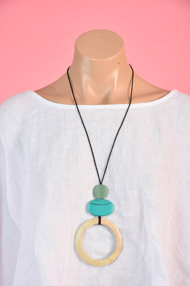 VGA600 - LARGE CIRCLE WOODEN NECKLACE - CREAM/TURQUOISE