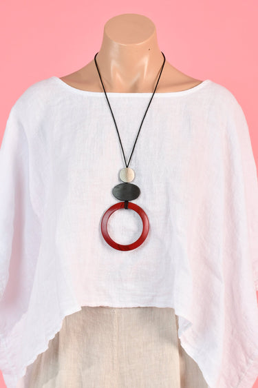 VGA600 - LARGE CIRCLE WOODEN NECKLACE - RED/BLACK