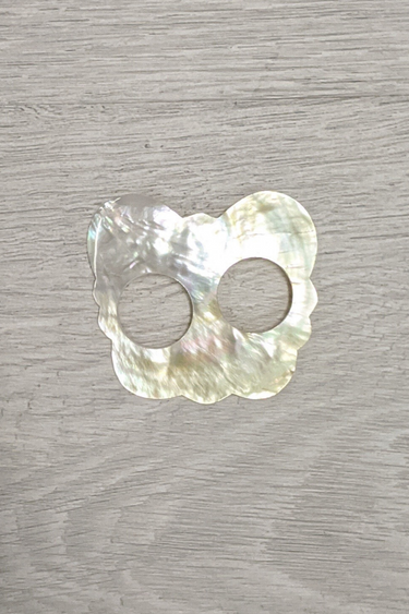 VGZ101 - MOTHER OF PEARL SARONG CLASP - MIXED SHAPES